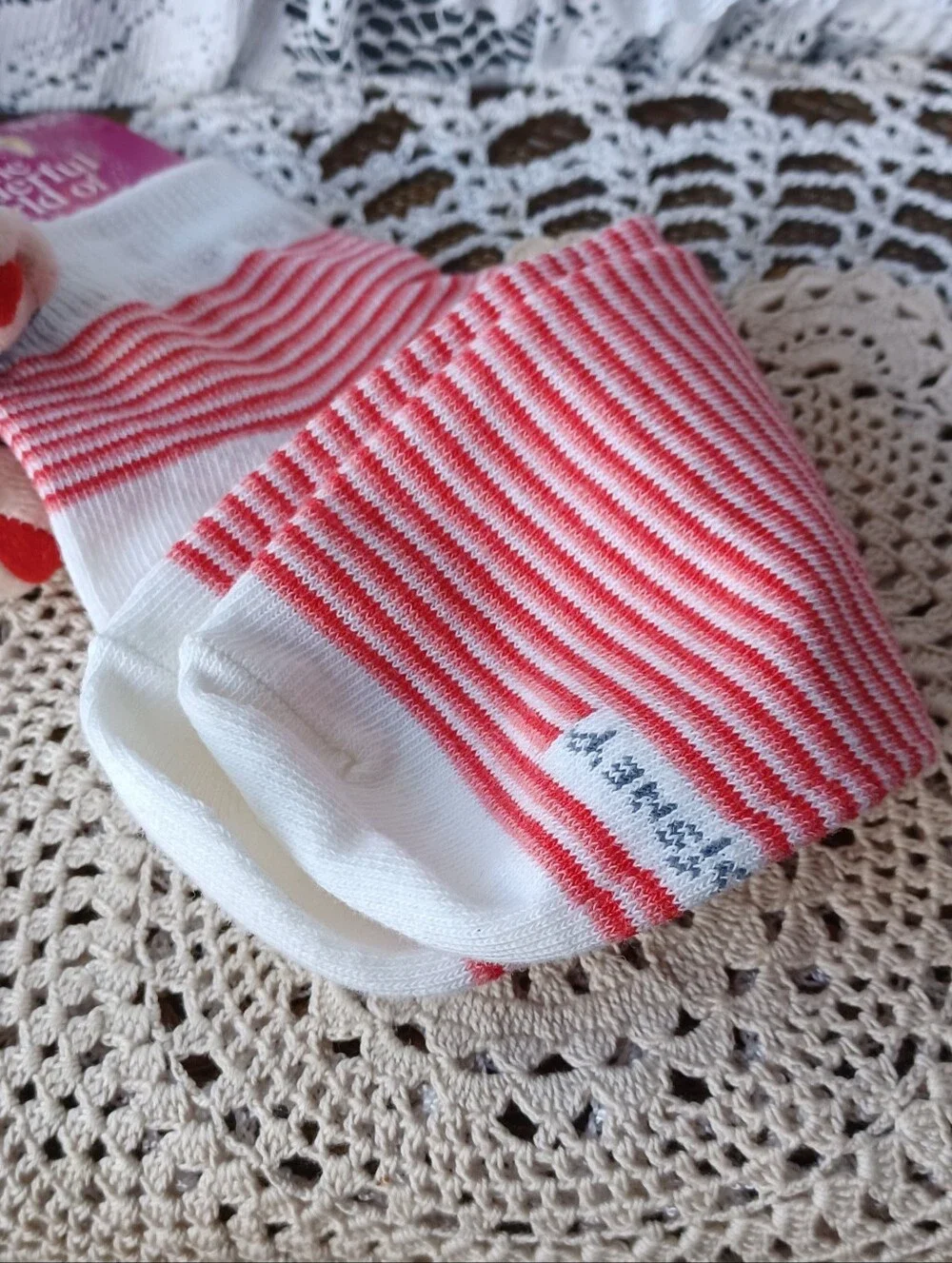 NEW VTG THE WONDERFUL WORLD OF DISNEY 1 PR WOMENS 3D MICKEY SOCKS SHOE SIZE 4-10